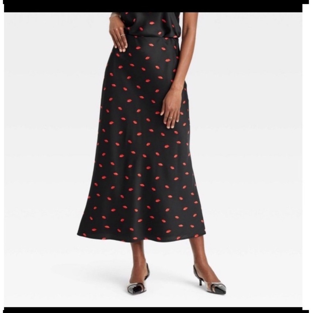 A New Day satin silky a line midi skirt size small black red‎ lip print new
